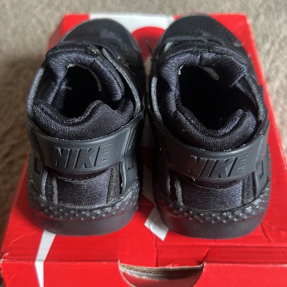 Nike Kids Huarache Black Sneakers - Picture 4 of 6